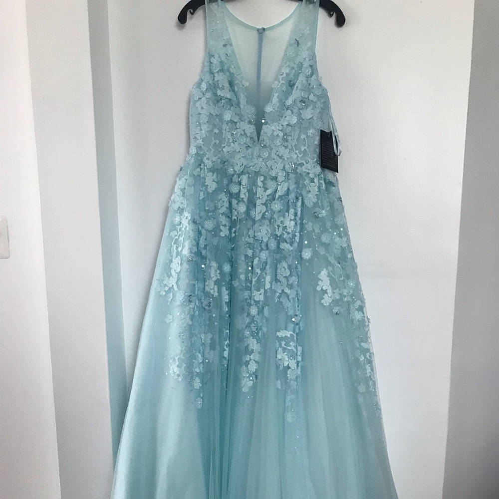 Blou Applique Gown by Formal dress